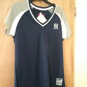 Women's Yankees Top